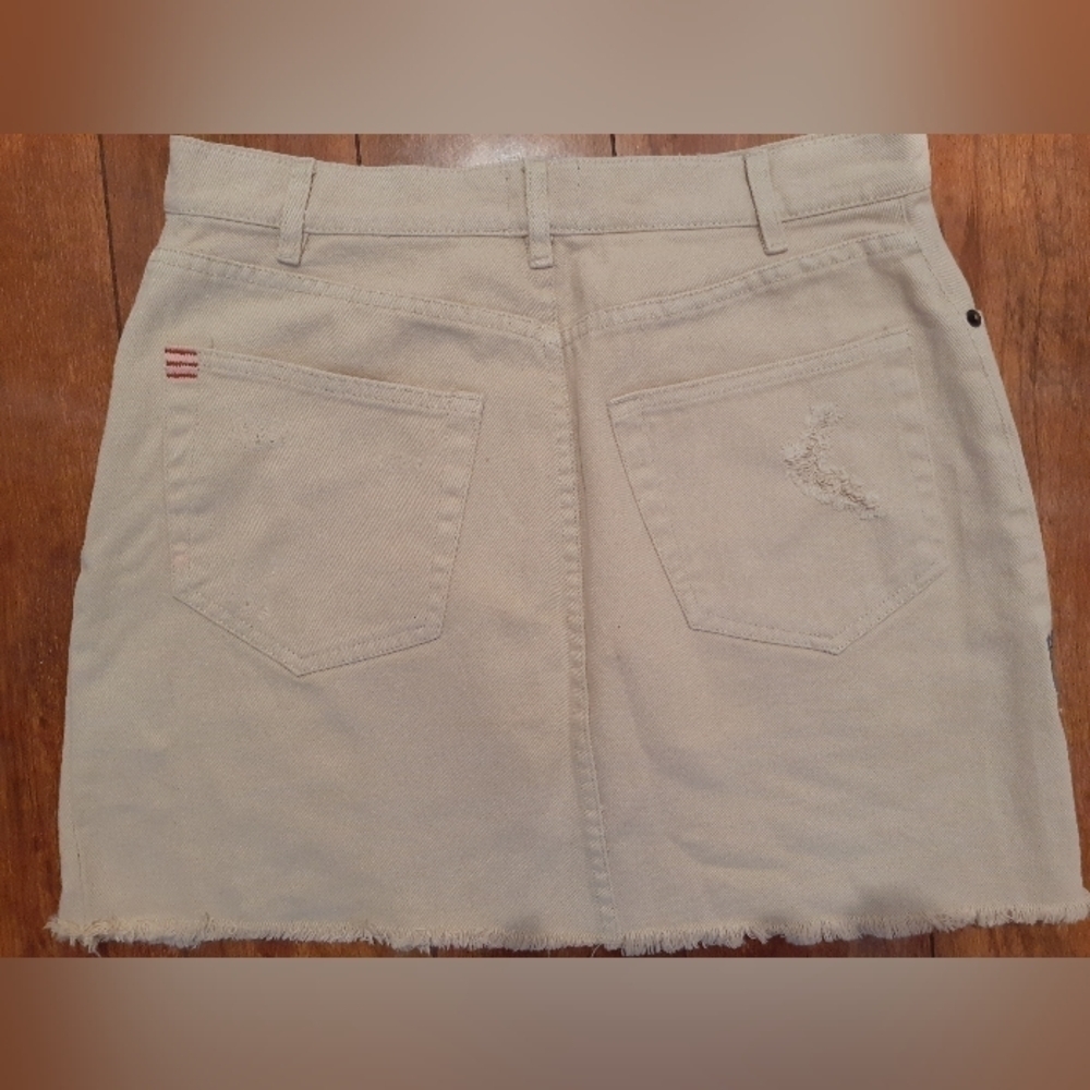 Urban Outfitters Distressed Cream Denim Mini-Skirt Size M - Picture 4 of 7